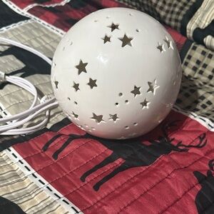 White Star Cutout Sphere Lamp